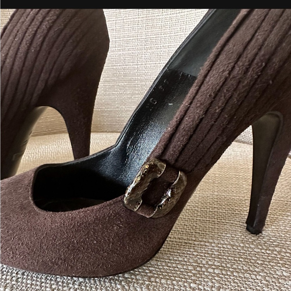 Giorgio Armani Suede Brown Pumps - Size 38 - Picture 8 of 8